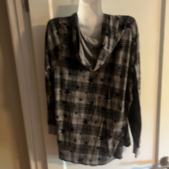 Torrid Size 2 Women's Long Sleeve Hoodie - Picture 2 of 3